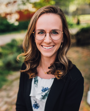 Portrait photo of Emily Helbig